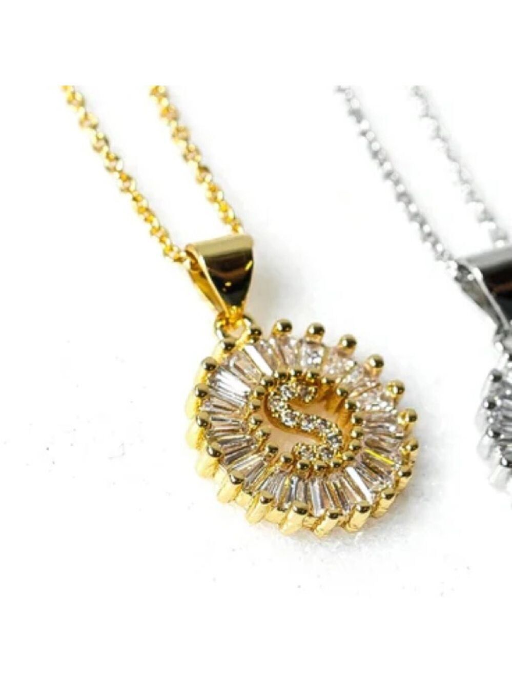 The Sis Kiss Mini Radiant initial S Necklace NWT